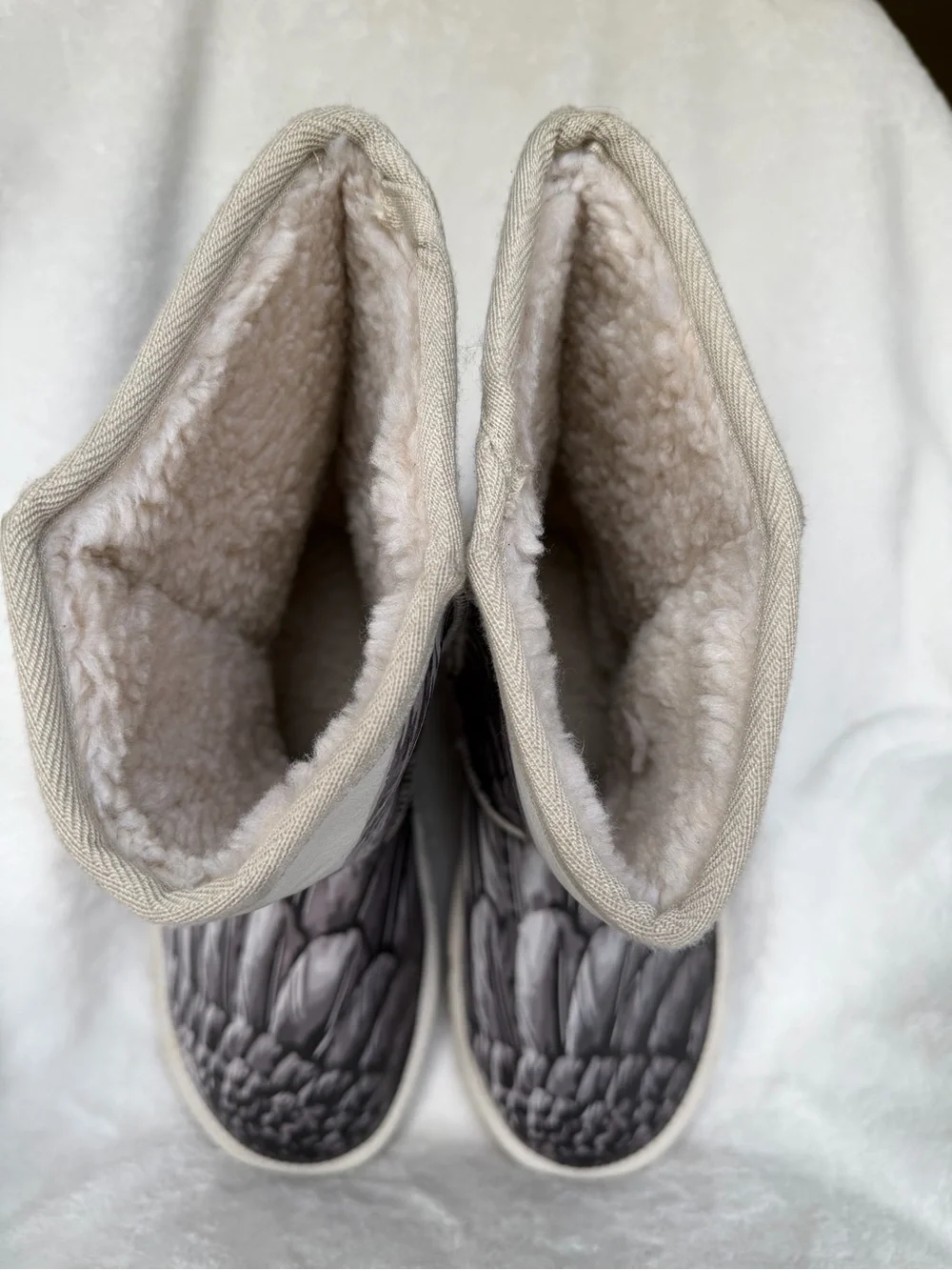 Women’s Winter Boots with Angel Wing Print Plush Fleece Lining Size 40